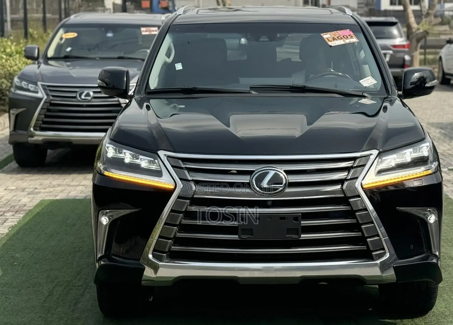 Lexus LX 2016 Black