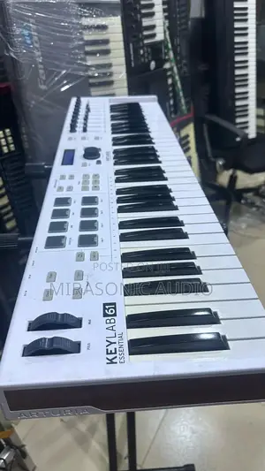 Arturia Keylab 61 Essential Midi Keyboard