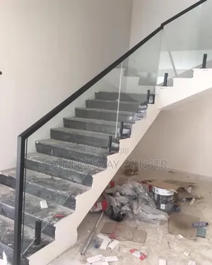 Glass Spigot Base Railing and Top