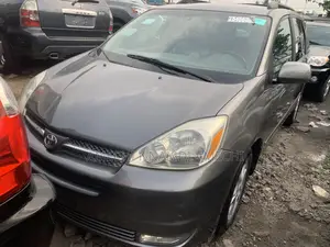 Toyota Sienna XLE Limited AWD 2005 Gray