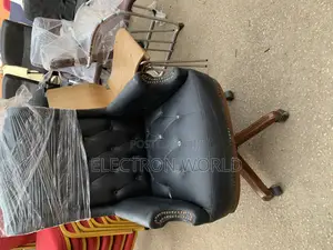 Stylish Executive Chair for Home and Office Space