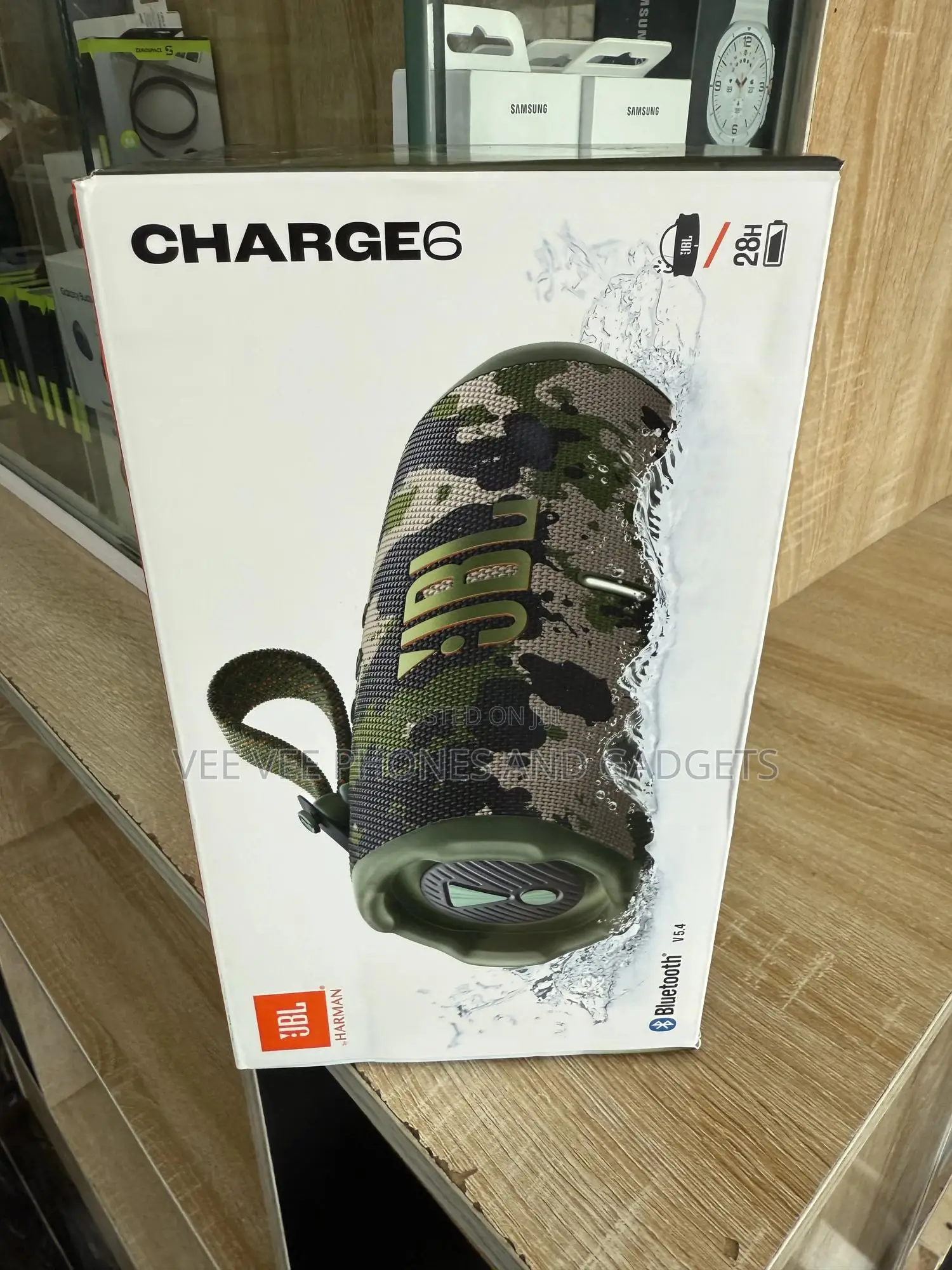 JBL Charge 6