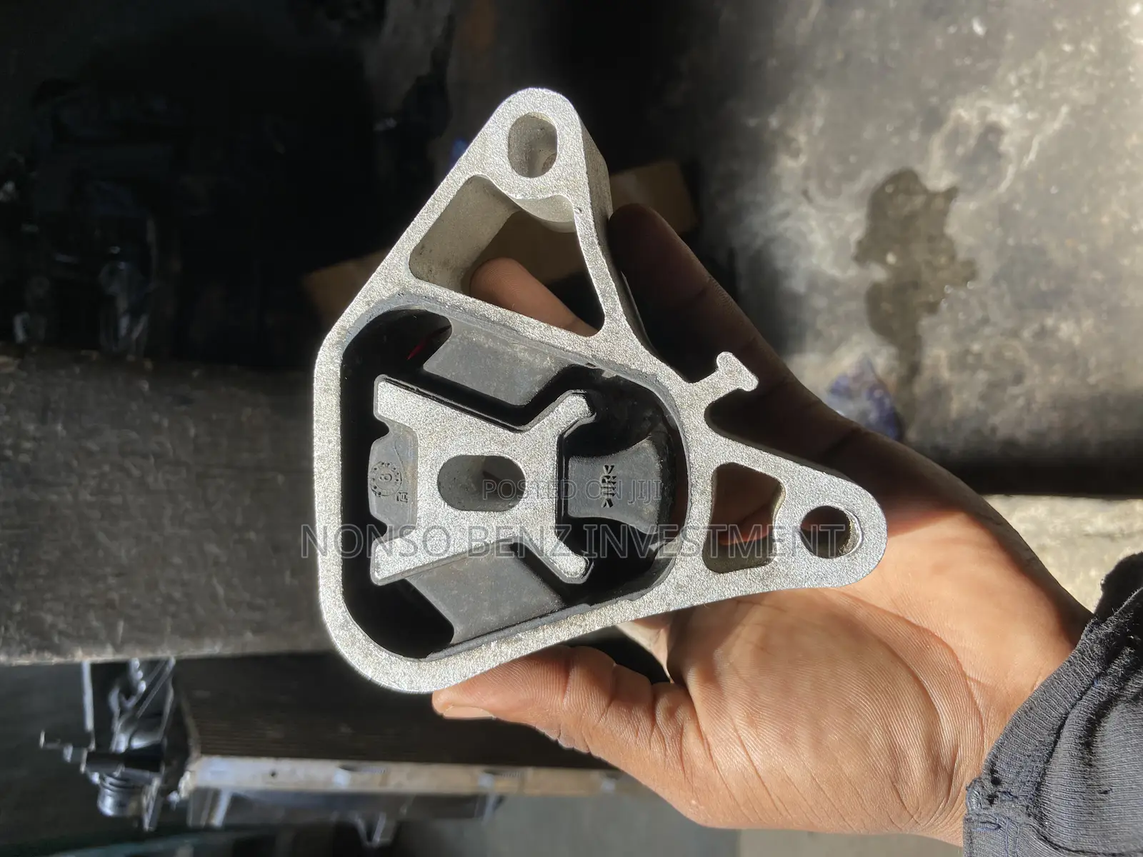 Engine Seat Cla, Gla