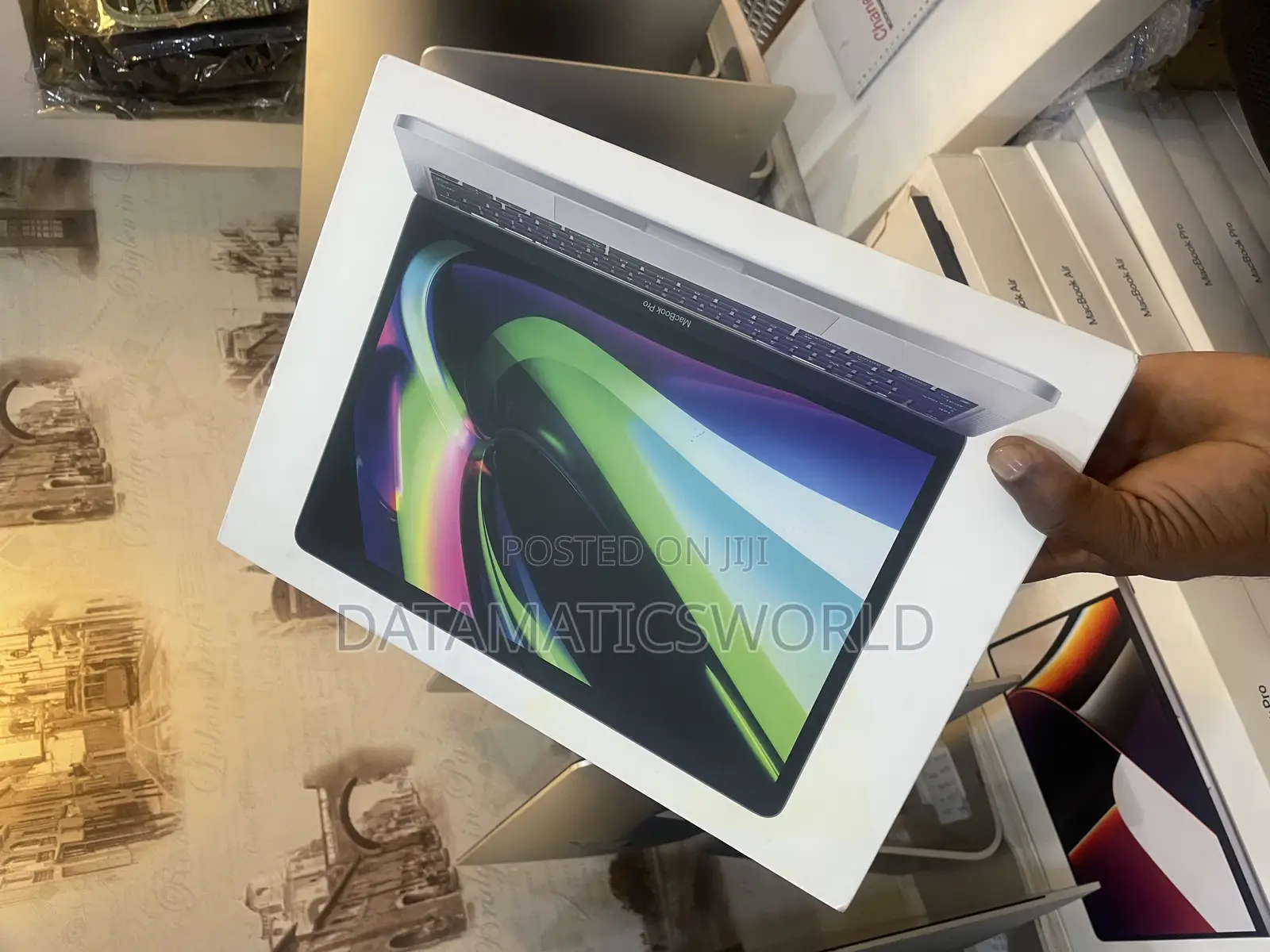 Laptop Apple MacBook Pro 2022 M2 8GB Apple M2 SSD 256GB