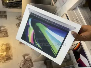 Laptop Apple MacBook Pro 2022 M2 8GB Apple M2 SSD 256GB