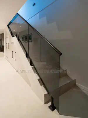 Glass Handrail Wide-Angle