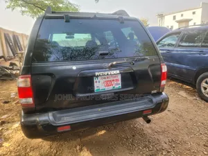 Nissan Pathfinder LE Platinum 4x4 2004 Black