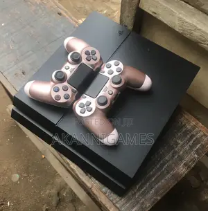 Ps4 / Playstation 4 With 10 Games + 2 Wireless Controllers