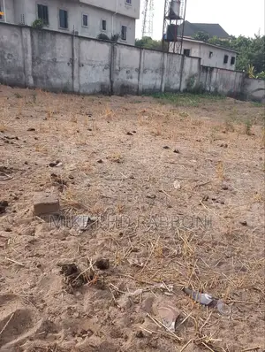 A 1500 SQM of Land . Enugu for 300m.