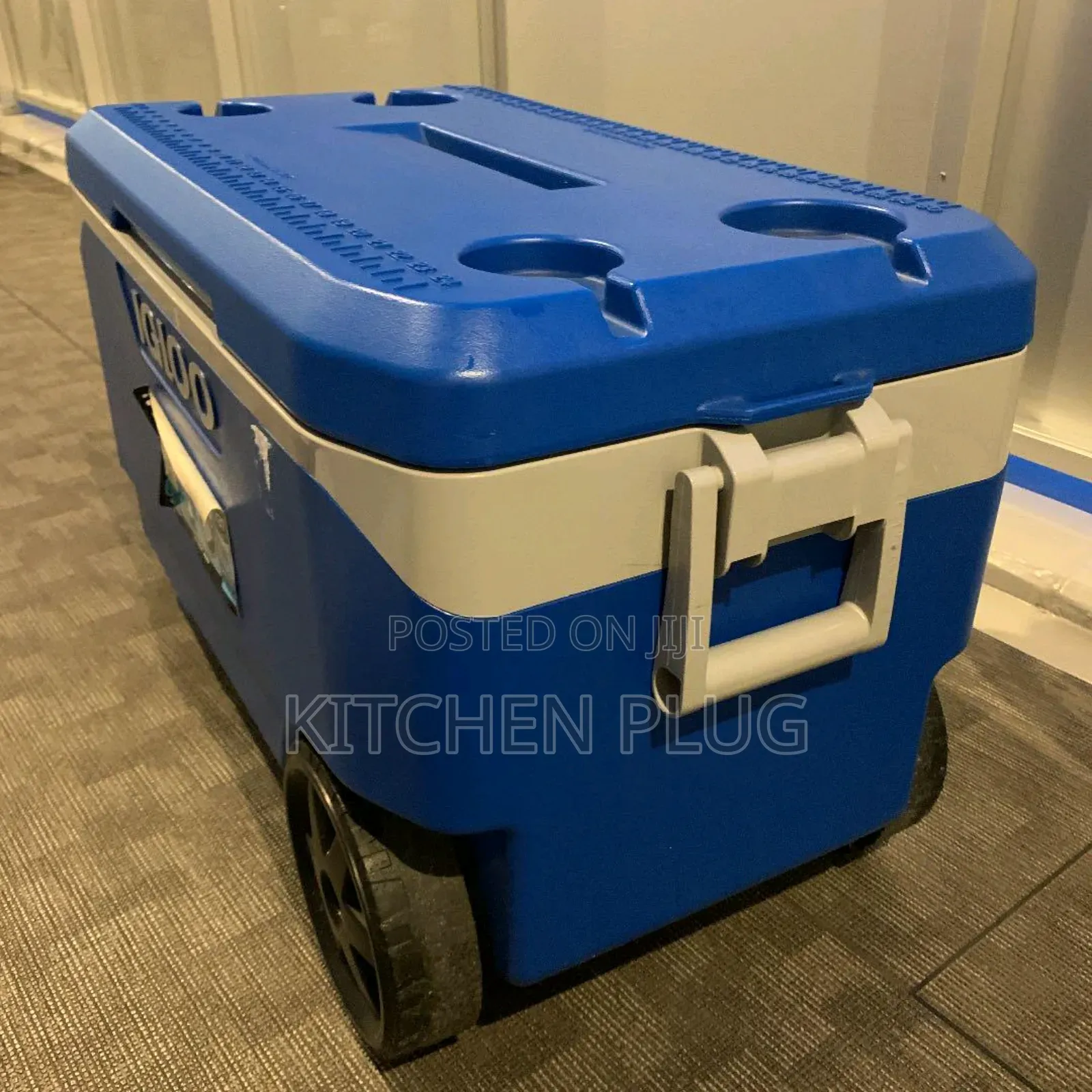 90 Quart Rolling Igloo Cooler.