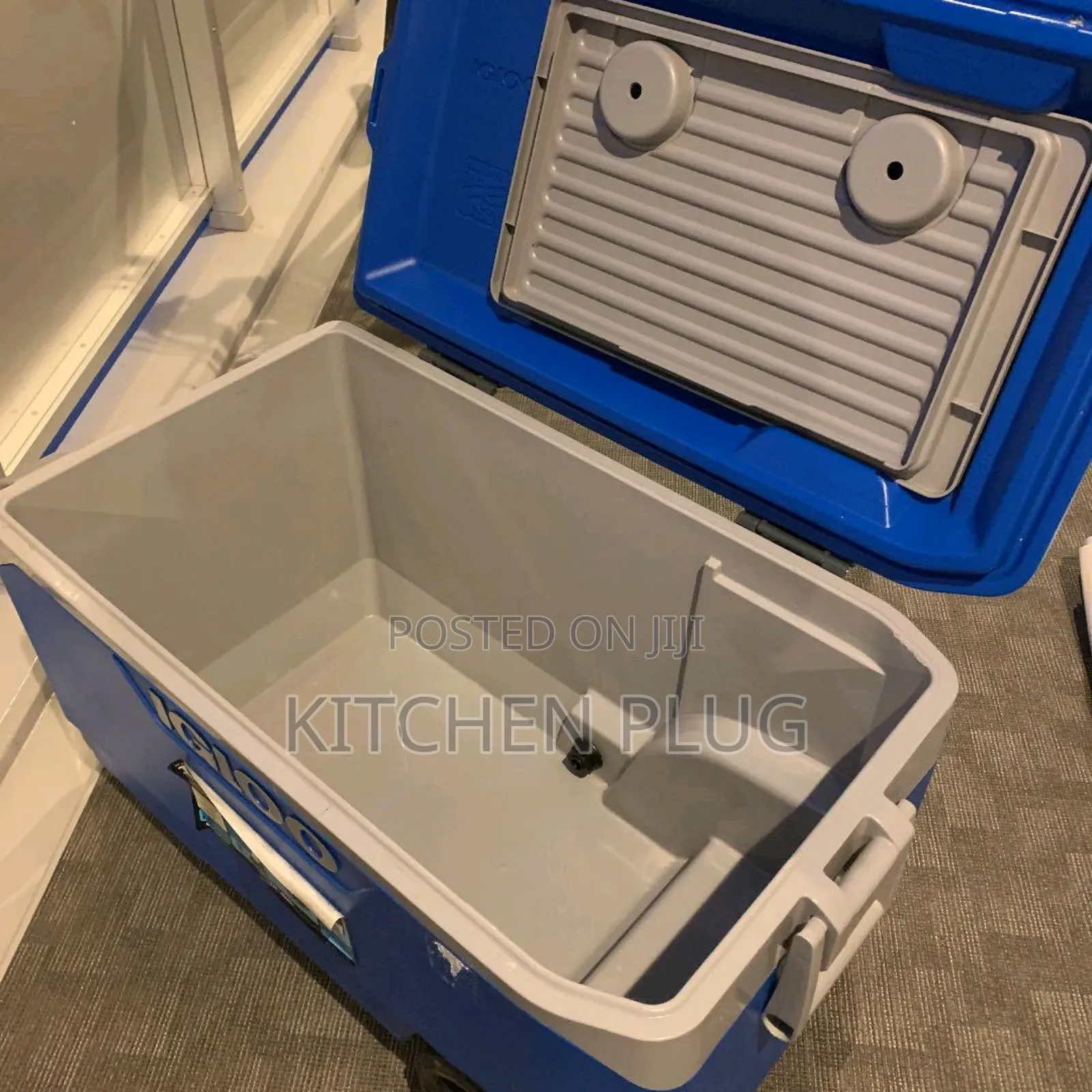 90 Quart Rolling Igloo Cooler.
