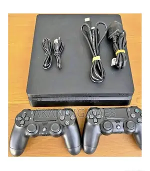 Playstation 4 Slim / Ps4 With Games + 2 Controllers
