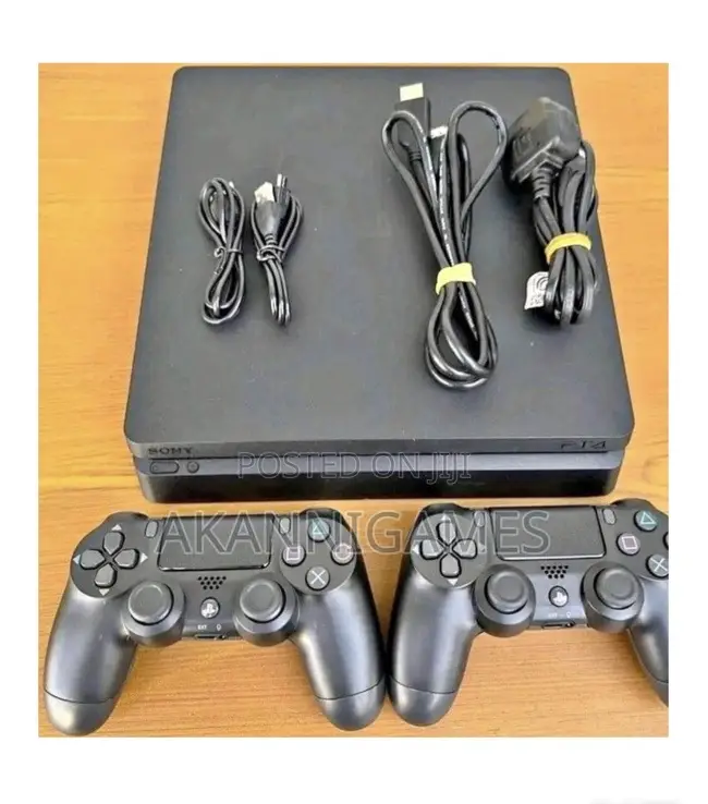 Playstation 4 Slim / Ps4 With Games + 2 Controllers