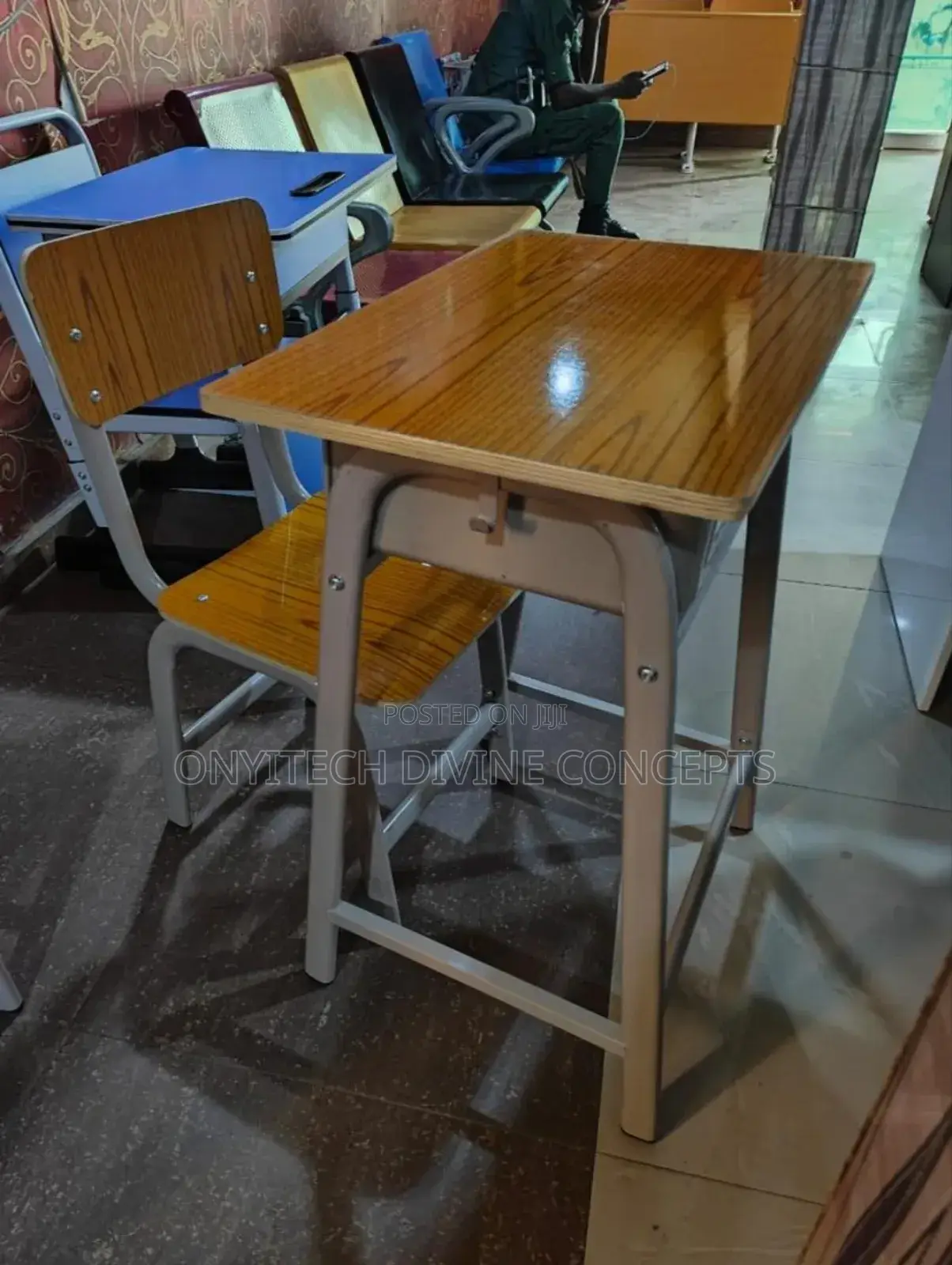 Class Room/Student Table and Chair
