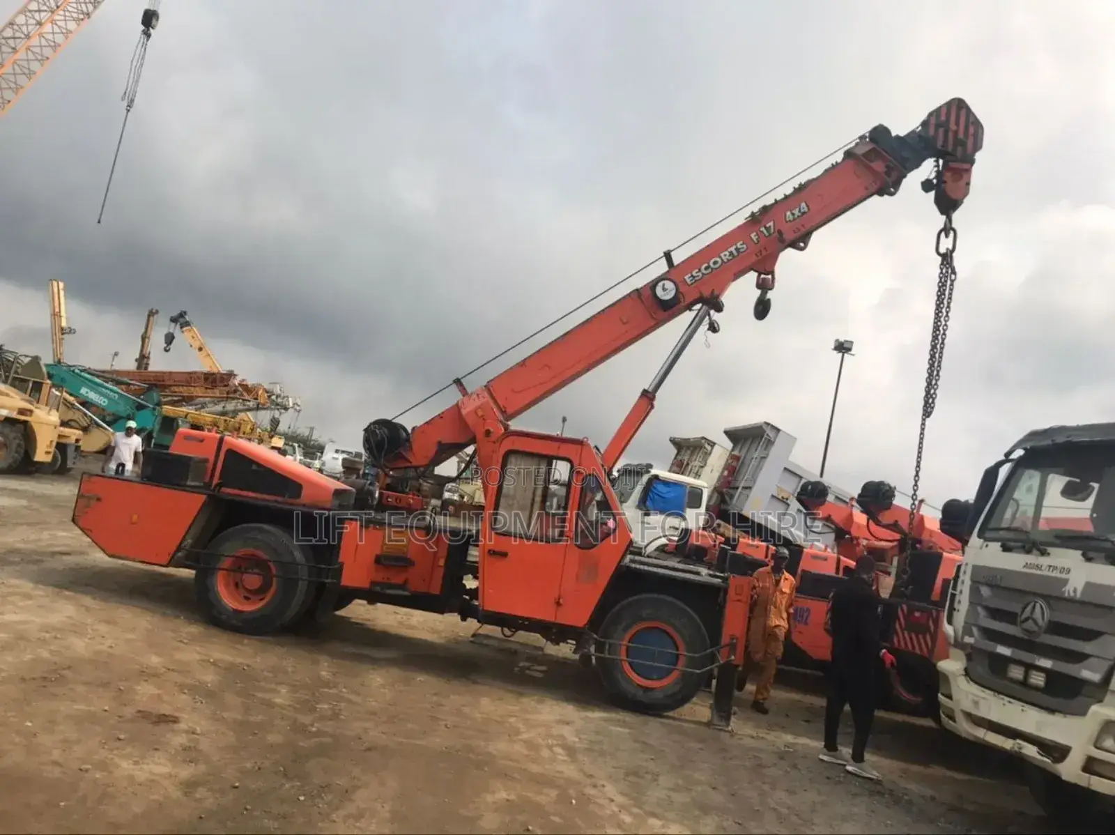 Escort Hydra Crane For Hire 17tons