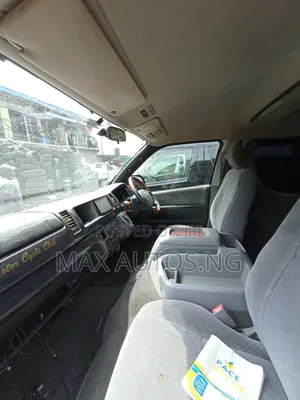 Toyota HiAce 2014 Black
