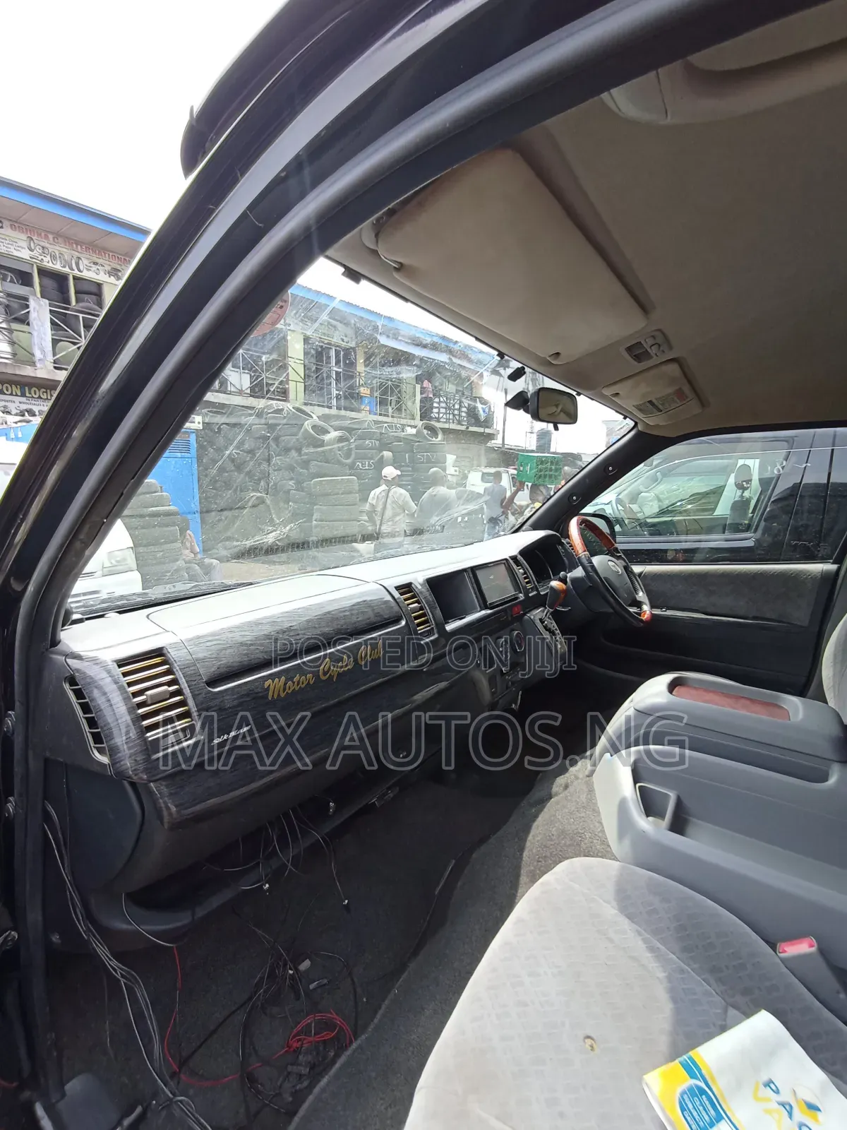 Toyota HiAce 2014 Black