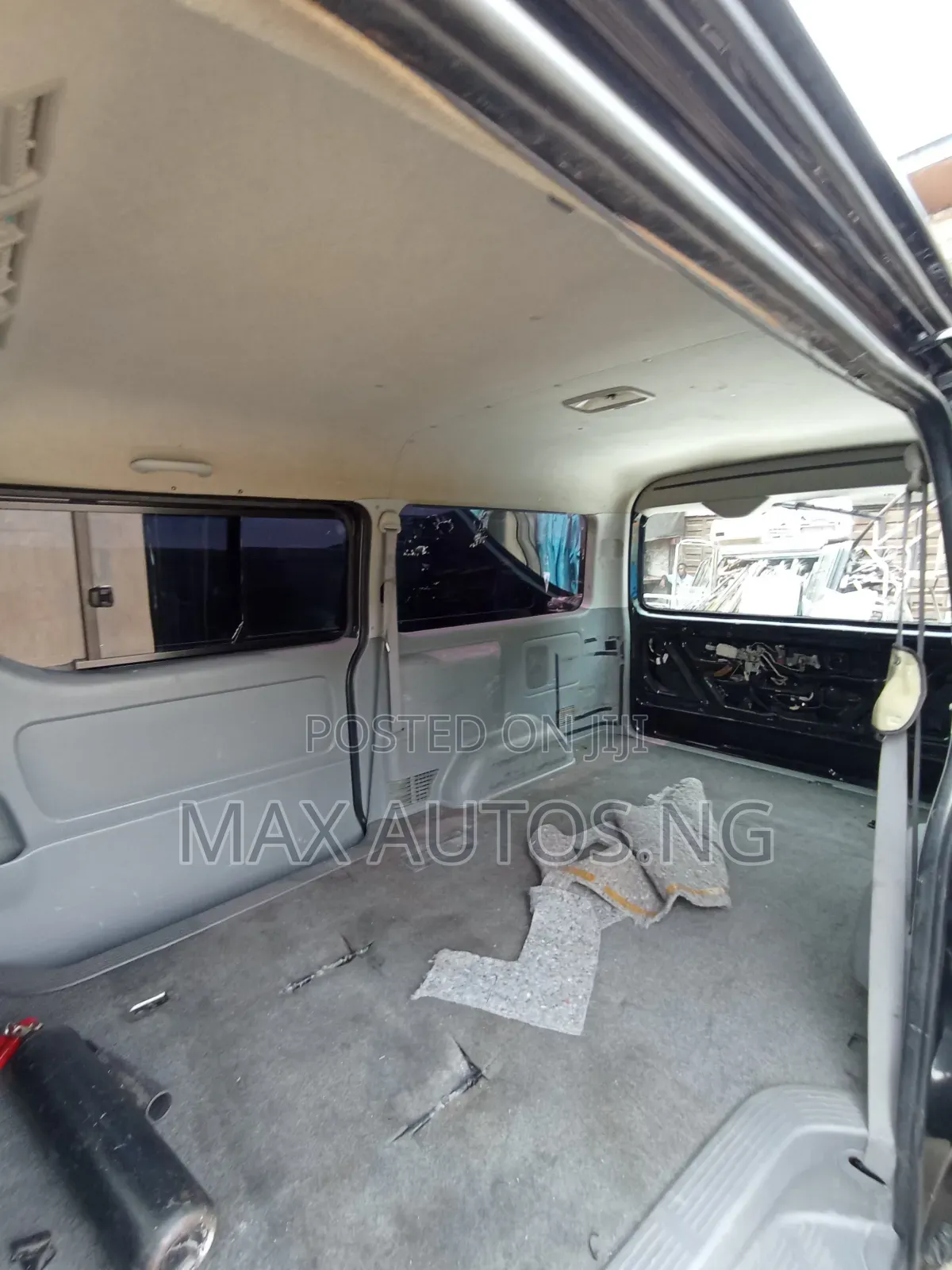 Toyota HiAce 2014 Black