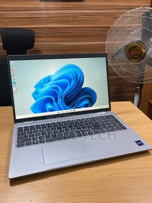 Laptop Dell Latitude 5530 16GB Intel Core I7 SSD 512GB
