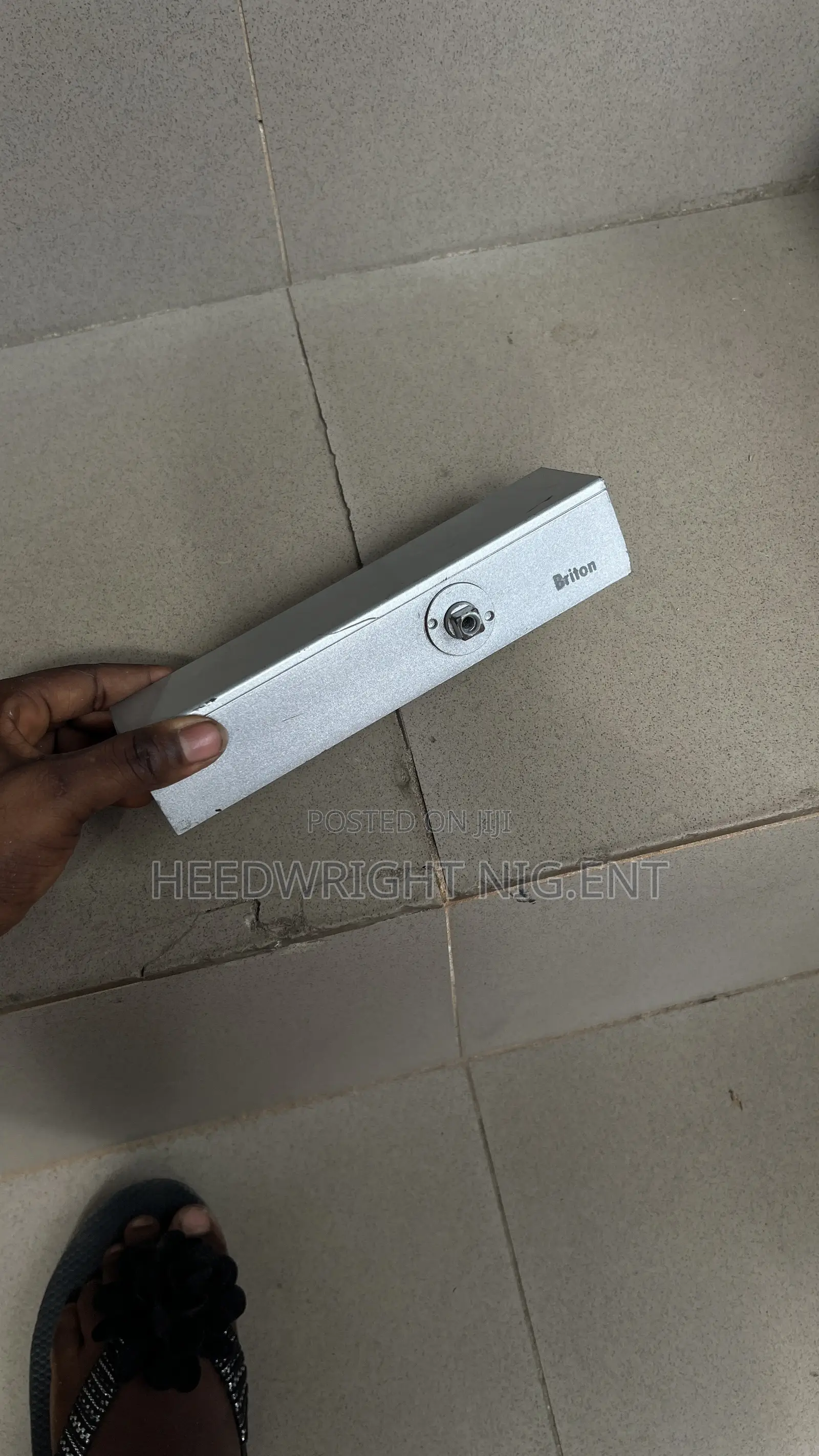 Medium Sized Briton Heavy Duty Door Closer
