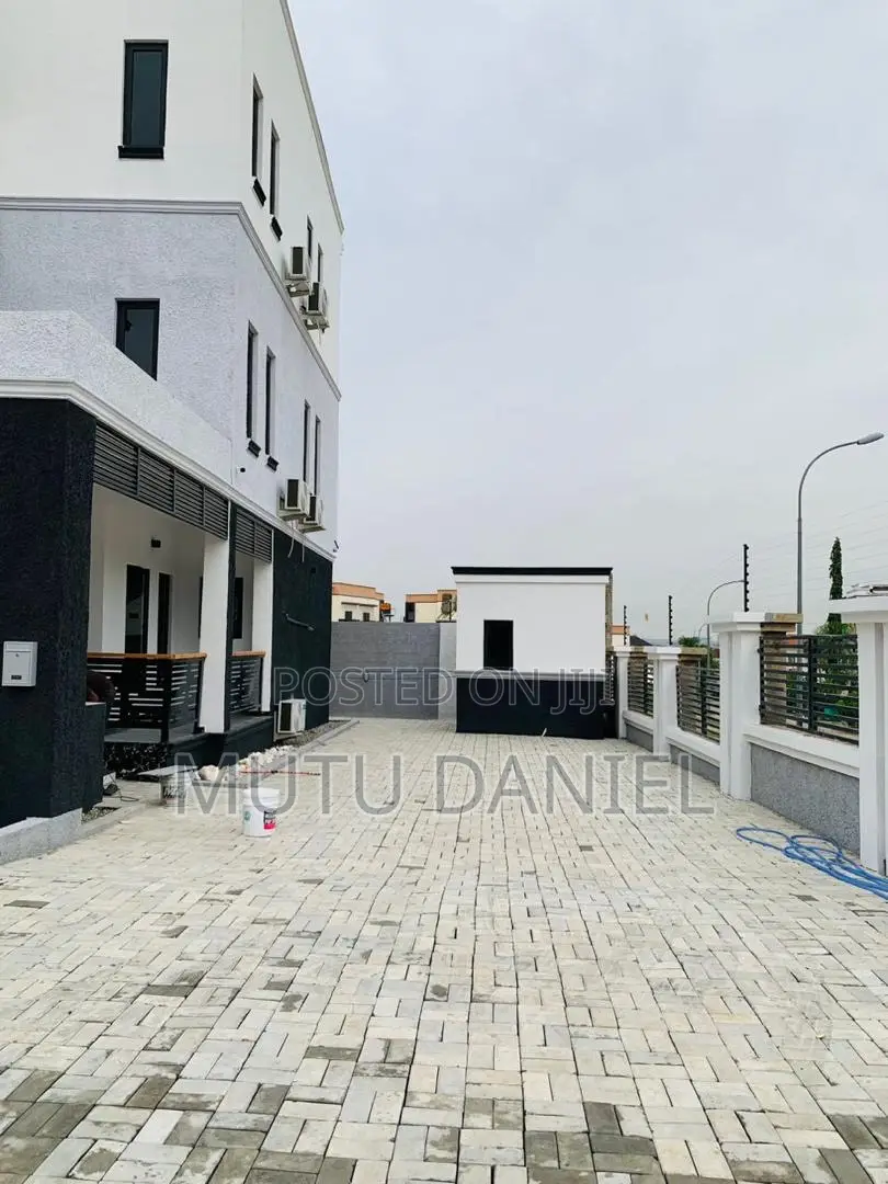 5bdrm Duplex in Katampe Extension for rent