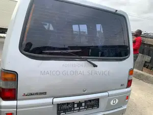 Mitsubishi L300 1998 Silver