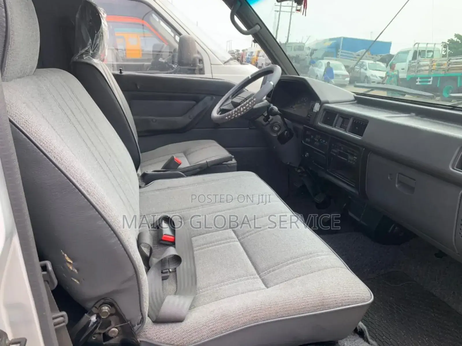 Mitsubishi L300 1998 Silver