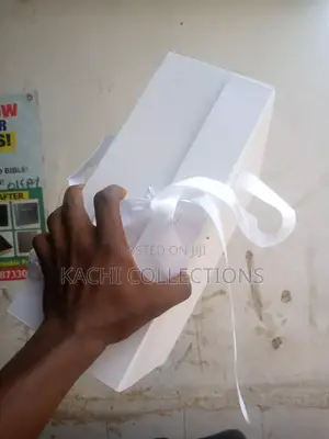 Collapsible White Box