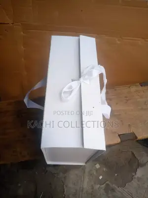 Collapsible White Box