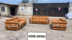 Contemporary Set of Leather Chair