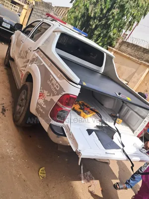 Ttoyota Hilux Booth Cover Rolling Cover