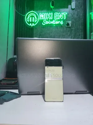 Samsung Galaxy Z Flip 3 128 GB Gold