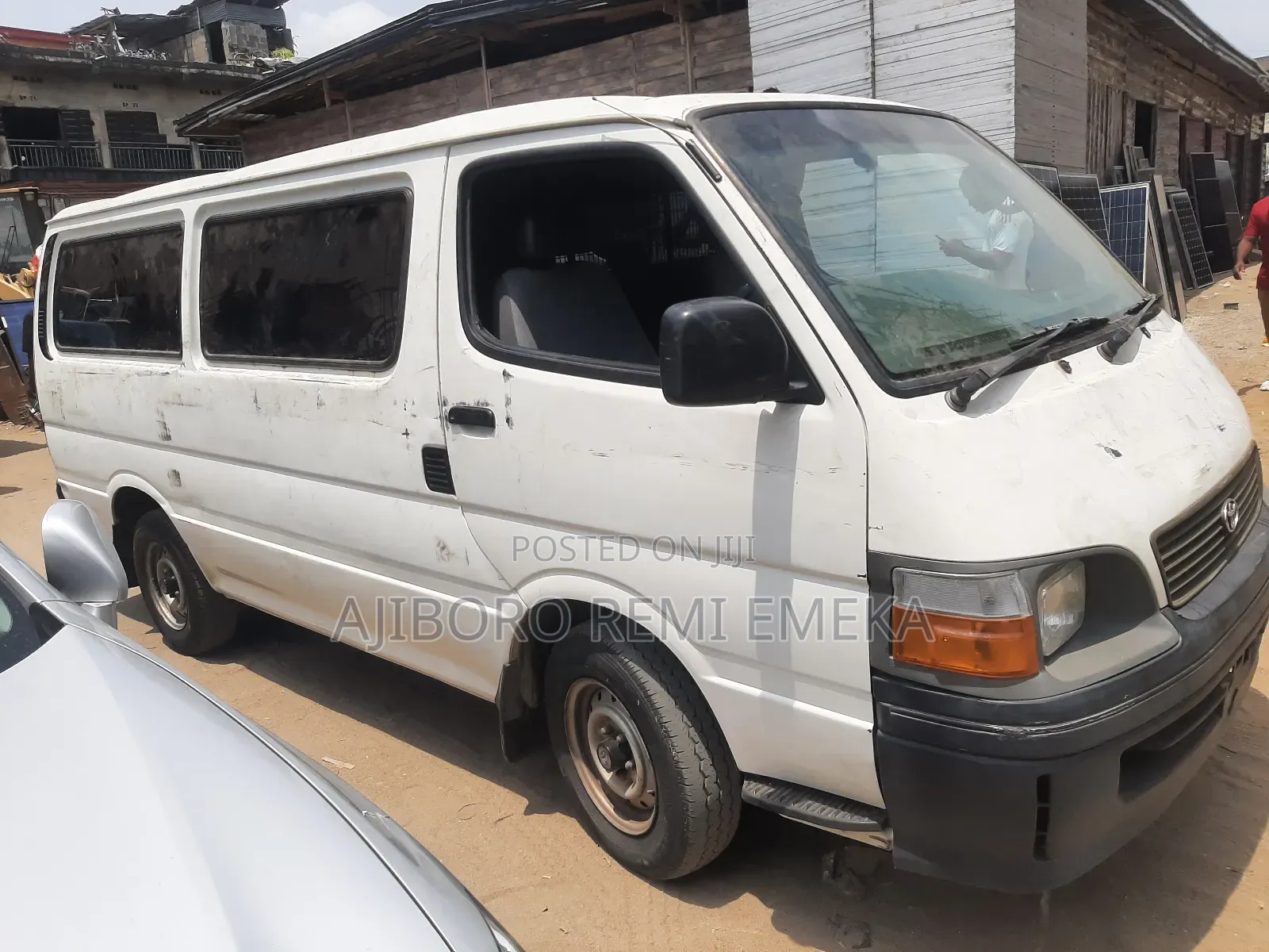 Toyota HiAce 2000 White