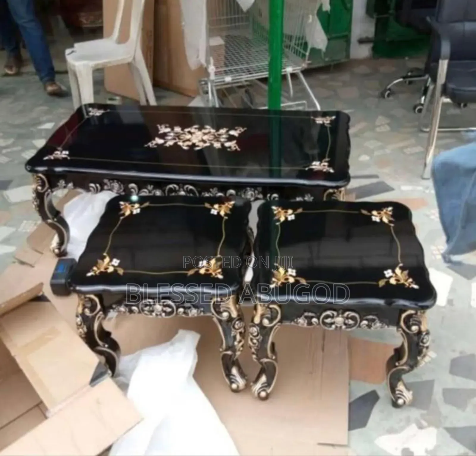 Executive Center Table With 2 Side Stools