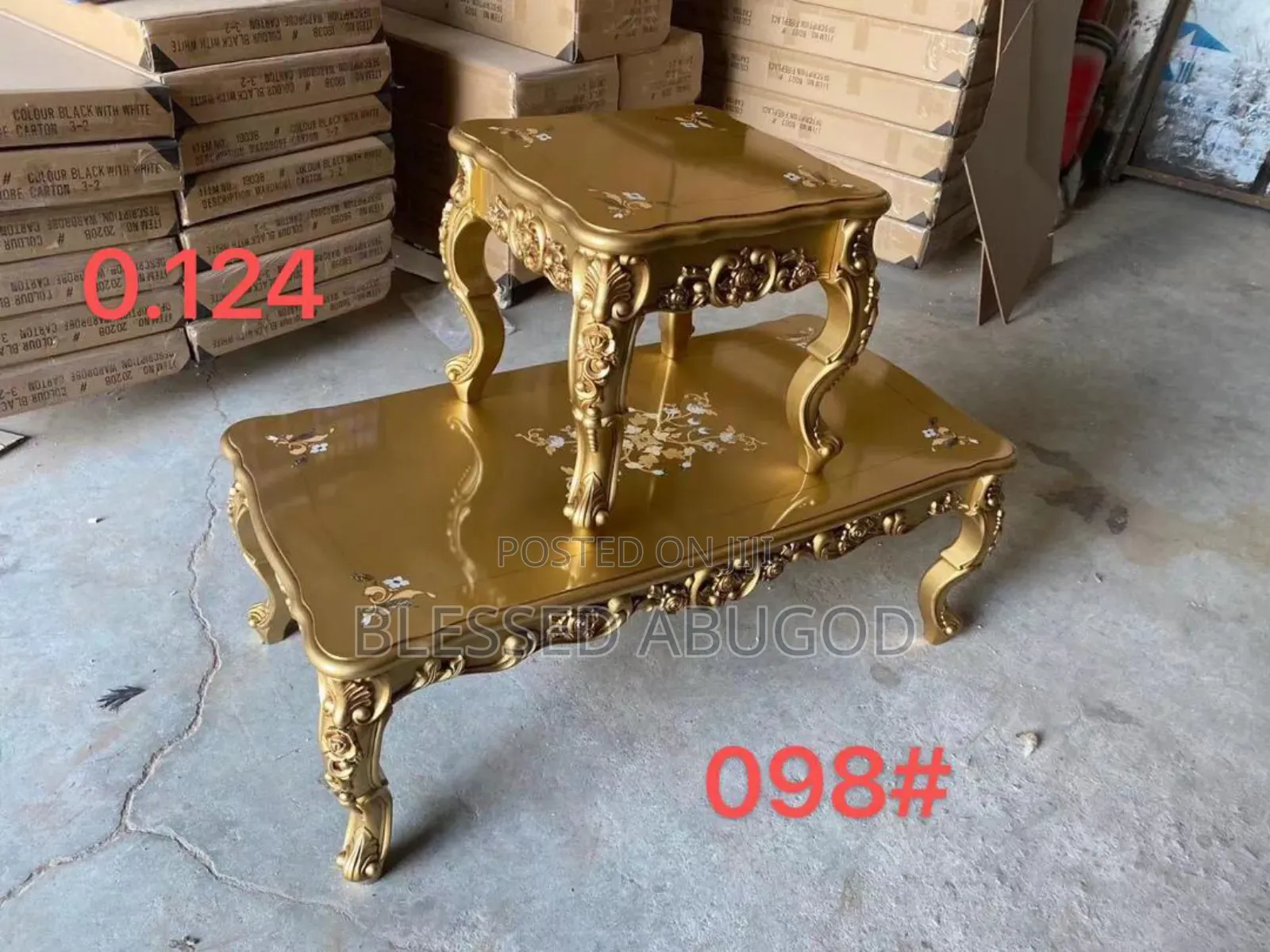 Royal Center Table With 2 Side Stools