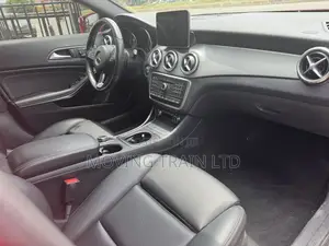 Mercedes-Benz GLA 250 2017 Red
