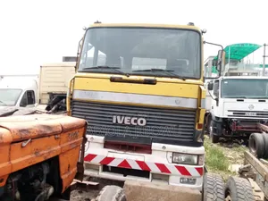 Iveco 330-36 Truck Head