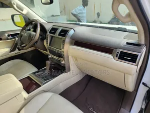 Lexus GX 2019 White