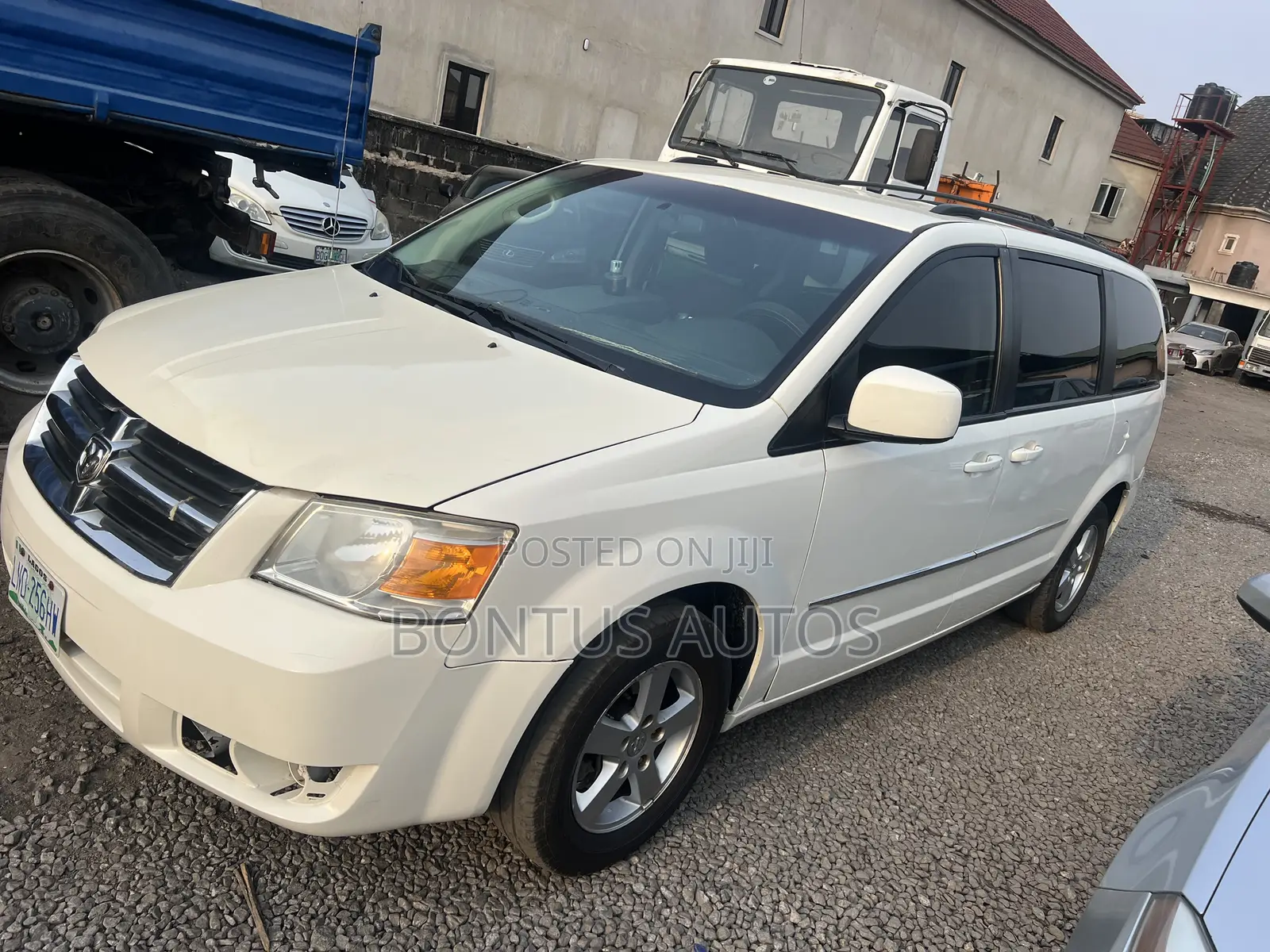 Dodge Caravan 2009 White