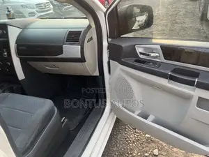 Dodge Caravan 2009 White