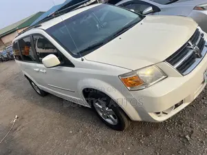 Dodge Caravan 2009 White