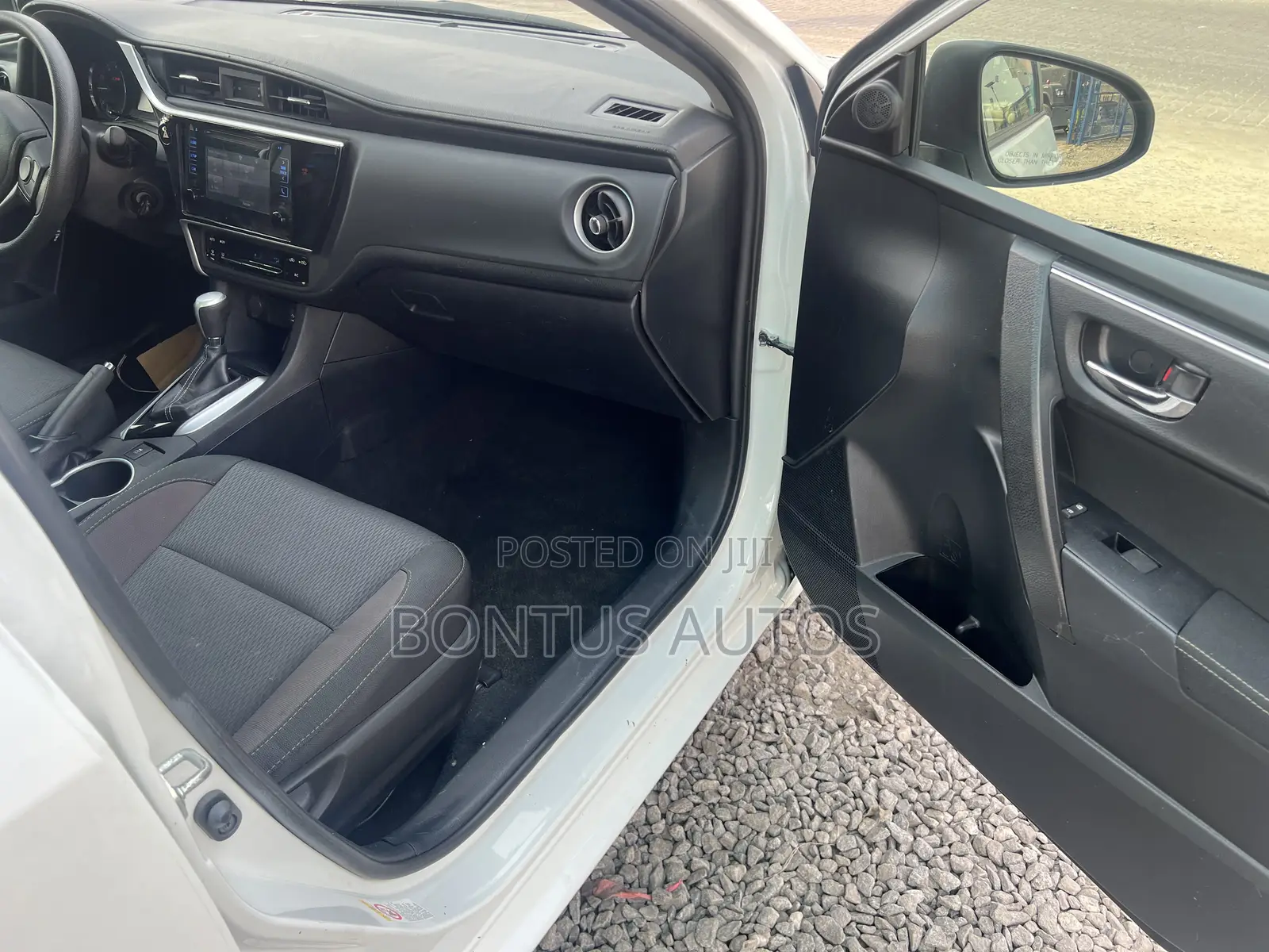 Toyota Corolla 2017 White