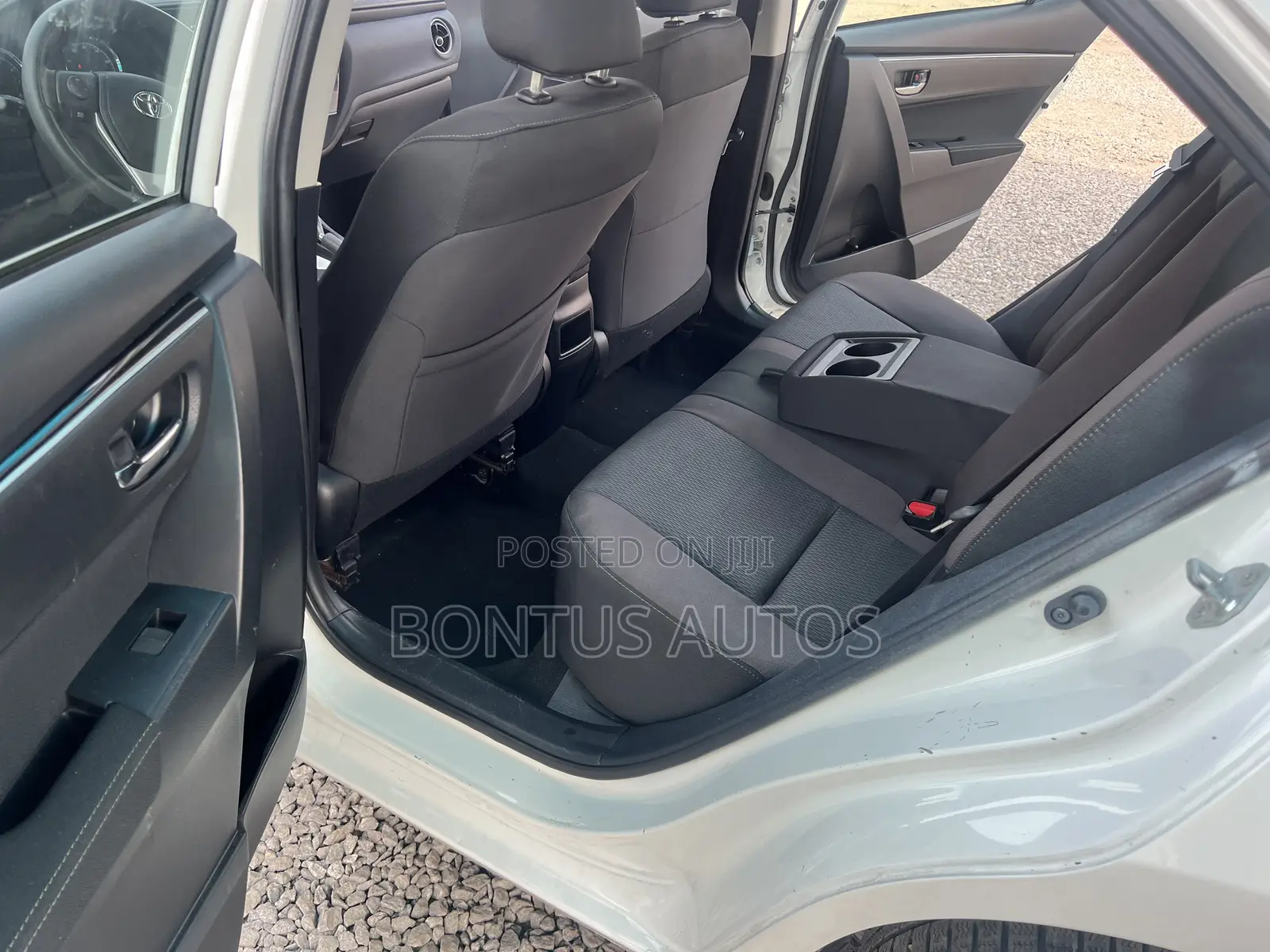 Toyota Corolla 2017 White