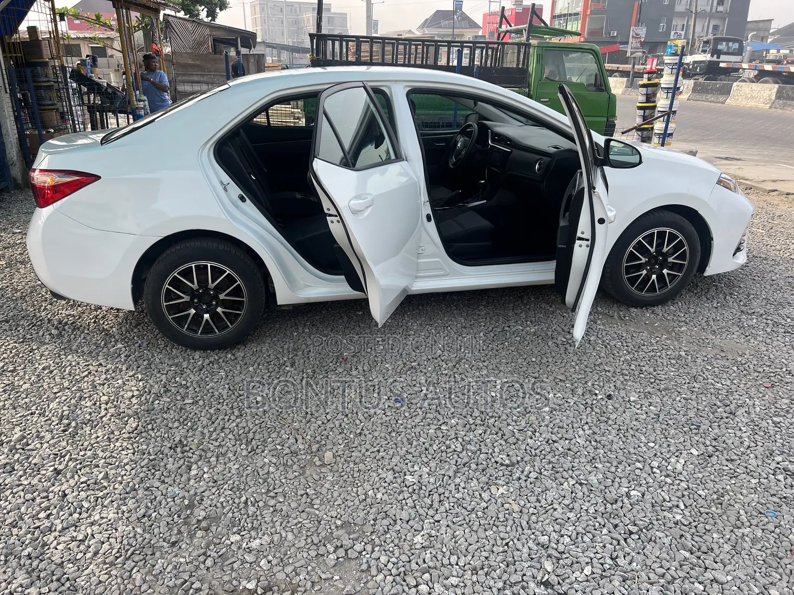 Toyota Corolla 2017 White