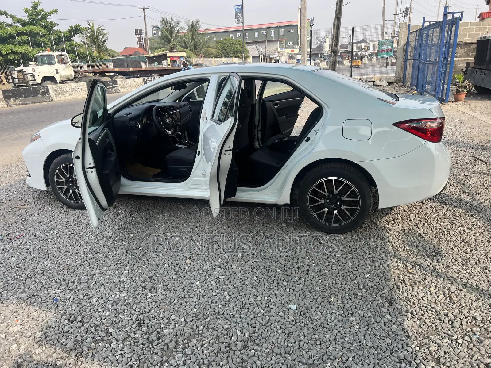 Toyota Corolla 2017 White