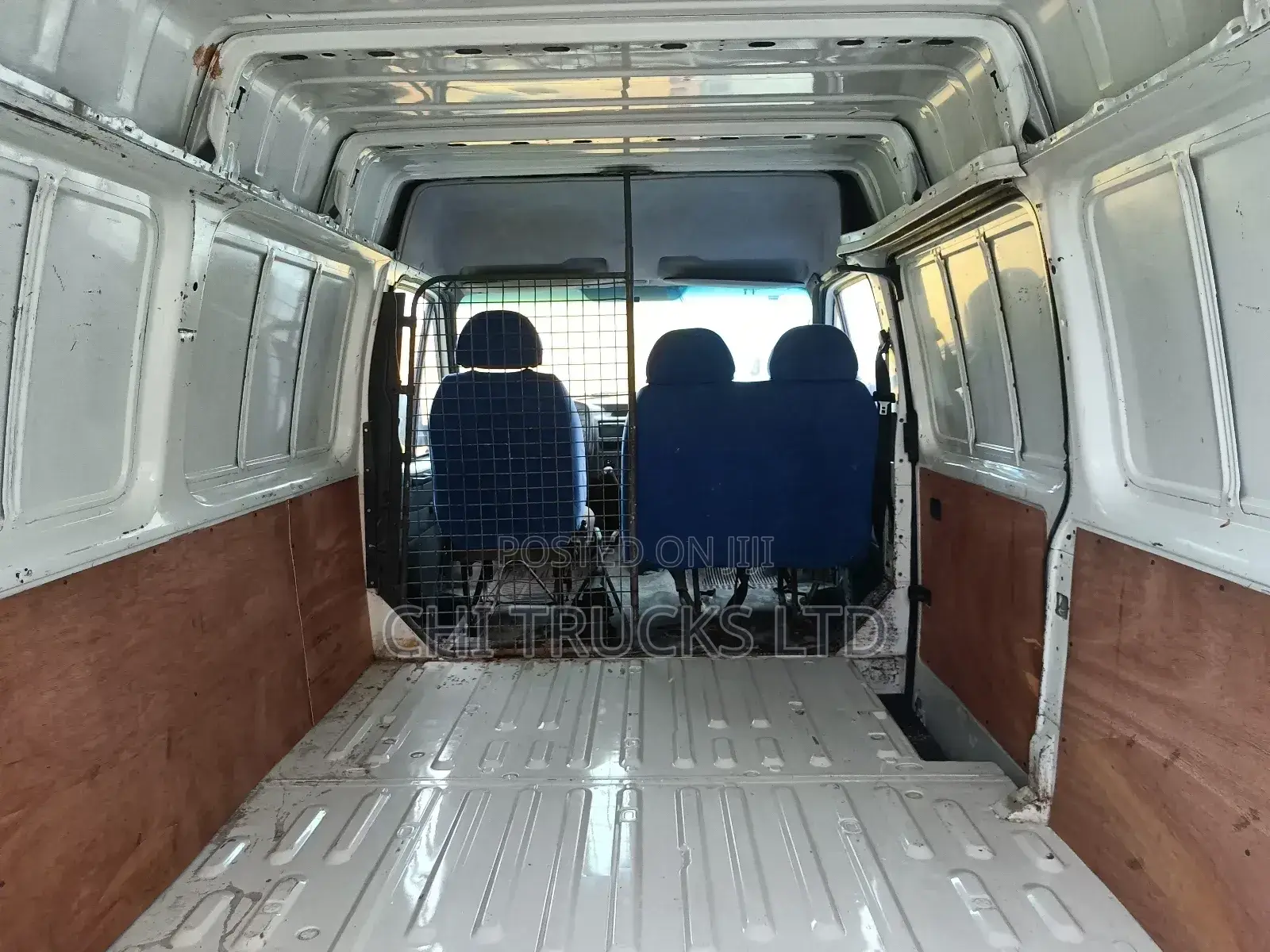 Ford Transit 2000 White