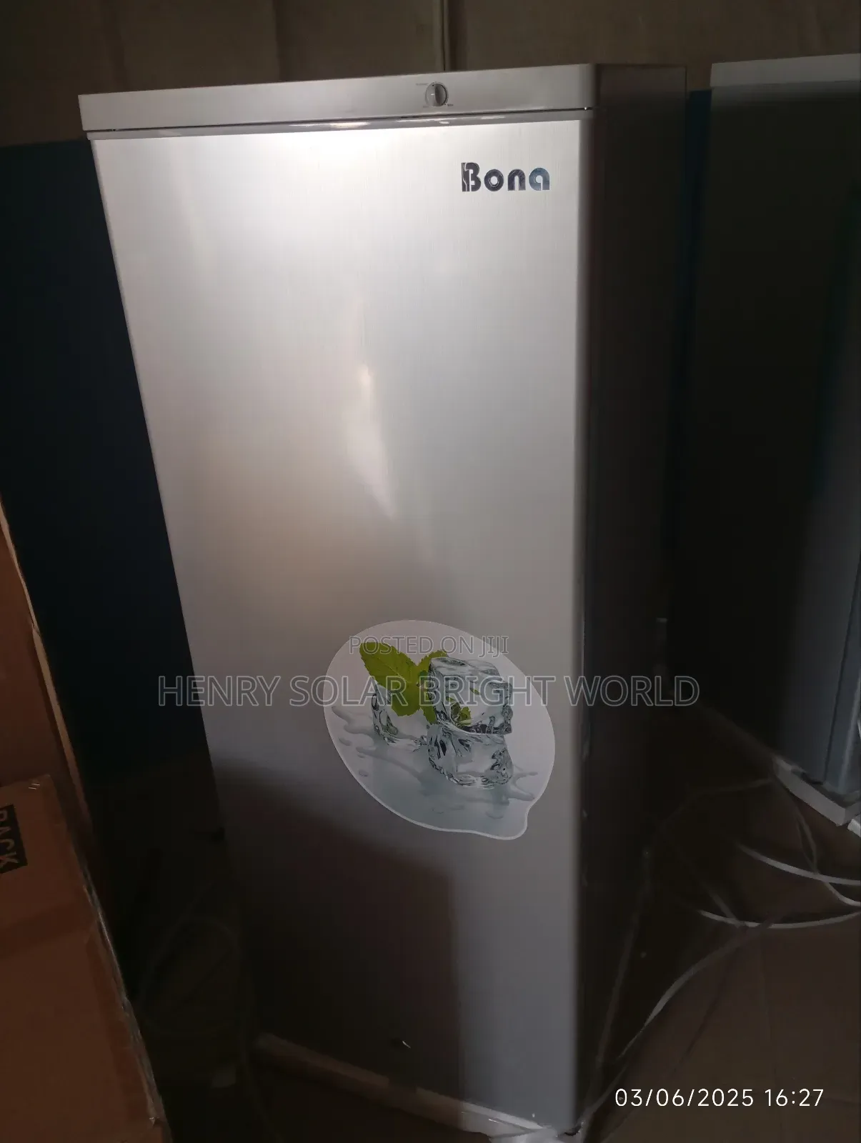 Bona Ac/Dc 200l Upright Freezer