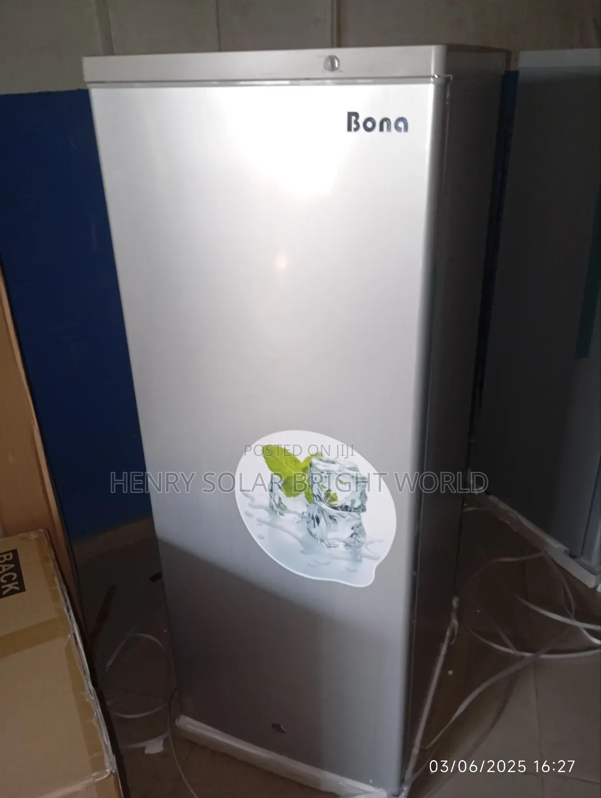 Bona Ac/Dc 200l Upright Freezer