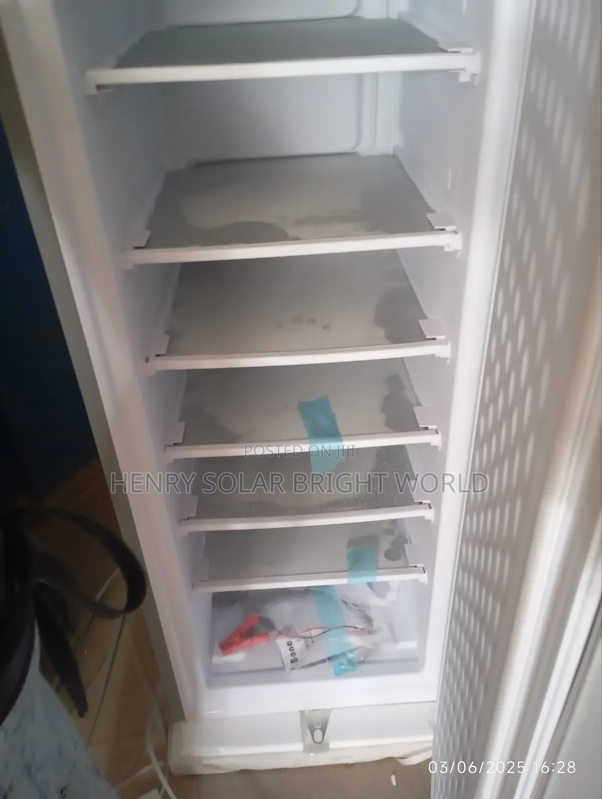 Bona Ac/Dc 200l Upright Freezer