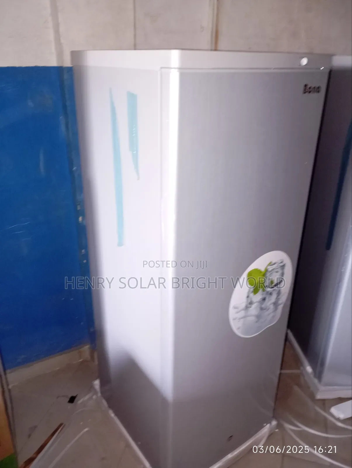 Bona Ac/Dc 200l Upright Freezer